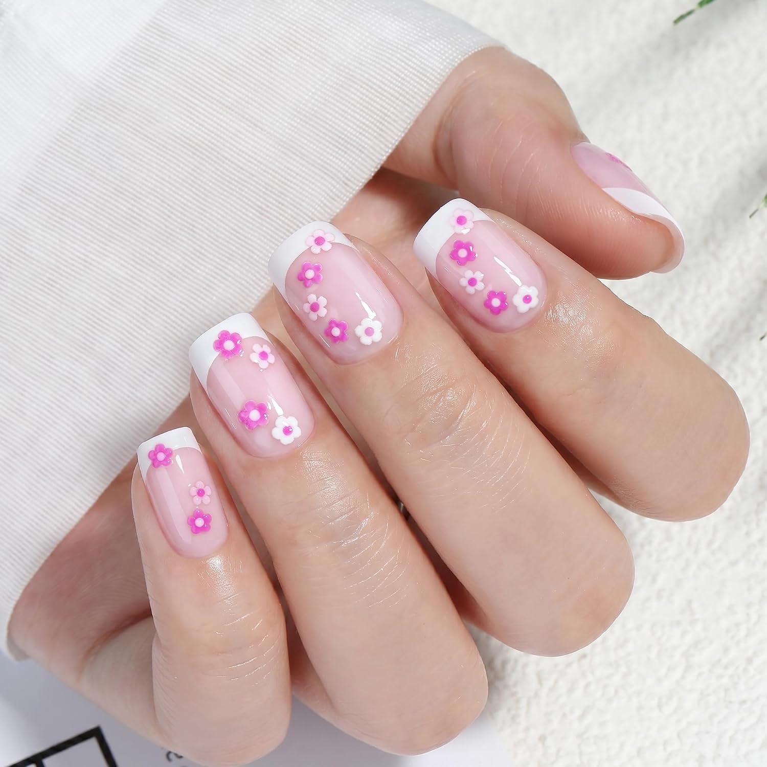 image:imageUNA GELLA Short Square Press On Nails 32 Pcs 16 Sizes Soft Gel Fake Nails Sheer Jelly Light Pink Glossy False Nails for Women Reusable Stick On Nails Kit with Glue and Adhesive TabsHot Pink Daisy French